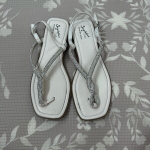Seychelles White Thong Slingback Memory foam Sandals with Rhinestone Accents